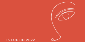 Sfilata con gli abiti del progetto RicuciAmo