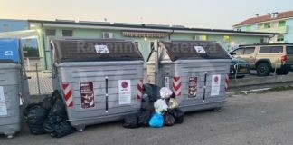 Problema rifiuti a Lido Adriano. La protesta dei cittadini