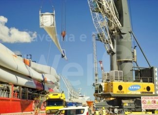 Porto di Ravenna: Sapir sbarca pale eoliche