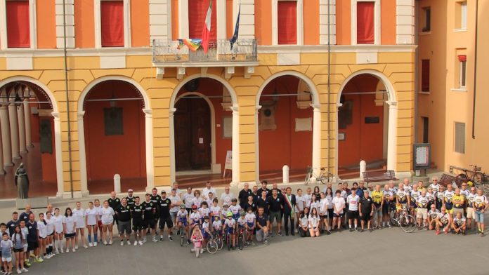 sindaco bassi con rappresentati associazioni sportive