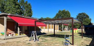 Un nuovo marciapiede, nuove tende da sole e ritinteggiature: estate di lavori nelle scuole di Lugo