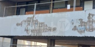 Ancisi (LpRa): Vivere in casa popolare da dietro le sbarre. Succede in via Dorese 73