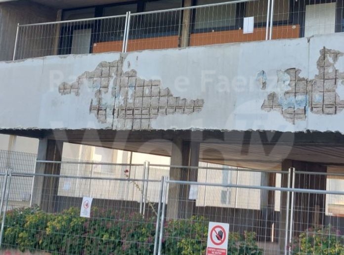 Alloggi popolari di via Dorese 73 a rischio di crollo