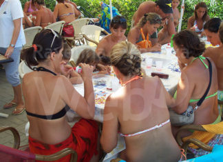 Mosaico in tour: proseguono sulla Riviera romagnola i laboratori di mosaico in spiaggia