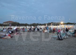 Grande successo a Lido di Dante per il concerto sulla spiaggia all’alba
