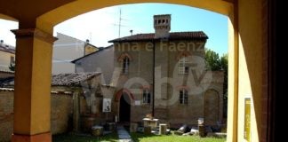 Cotignola: nel cortile di Casa Varoli le presentazioni di libri per «InCorte con l’autore»