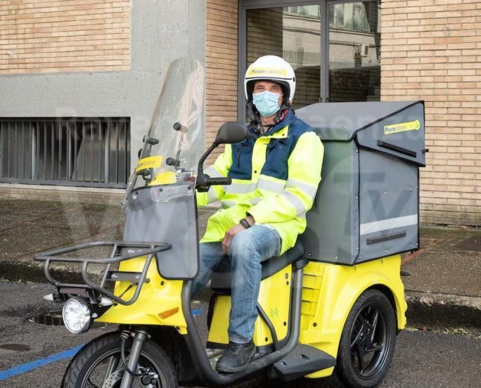 Postino con mezzo green