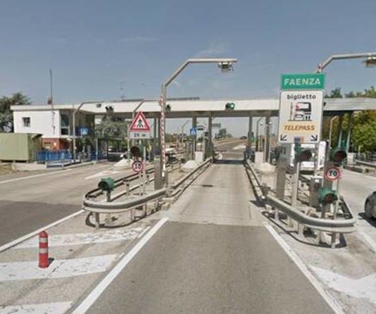 Chiude per una notte il tratto di autostrada fra Faenza e Imola