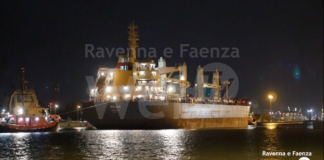 Entrata nella notte in porto a Ravenna la nave proveniente dall’Ucraina