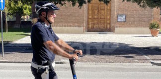 Unione: la Polizia locale incontra i giovani per una lezione di educazione stradale dedicata al monopattino