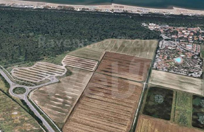 data12704223-696x452