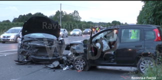 Incidente in circonvallazione: coinvolti quattro mezzi