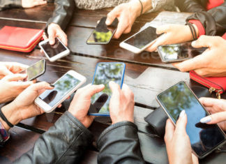 Agi, disagi, vita da social. Cosa sta succedendo ai giovani?