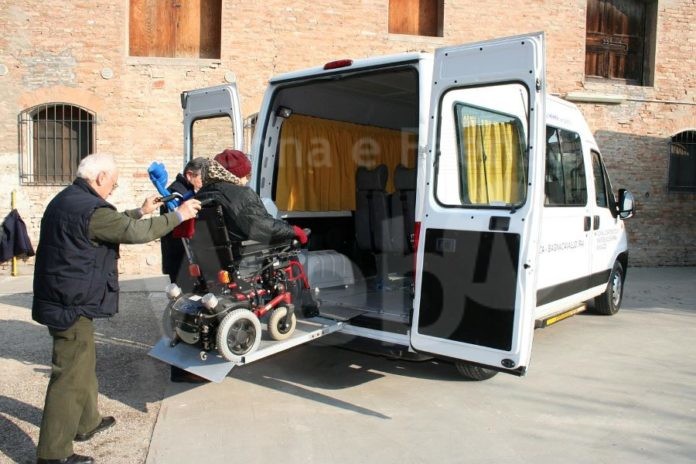 pulmino trasporto anziani