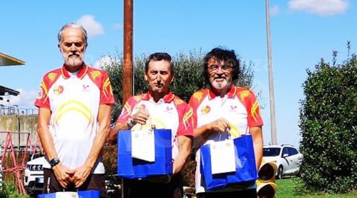 suadra master maschile arco nudo