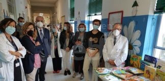 Una “carica” di libri in dono alla Pediatria di Ravenna e alle Pediatrie di Comunità