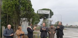 A Fosso Ghiaia la cerimonia di intitolazione di piazzale Don Paganelli