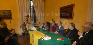 Nicola Gratteri procuratore capo di Catanzaro ieri sera al Circolo dei Ravennati e Forestieri per presentare il suo nuovo libro