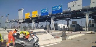 Esce al casello A14 e centra la cuspide del pedaggio. Scooterista ferito trasportato a Cesena