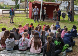 Inaugurata una little free library realizzata dalle “magliette gialle” per il parco pubblico di Punta Marina Terme