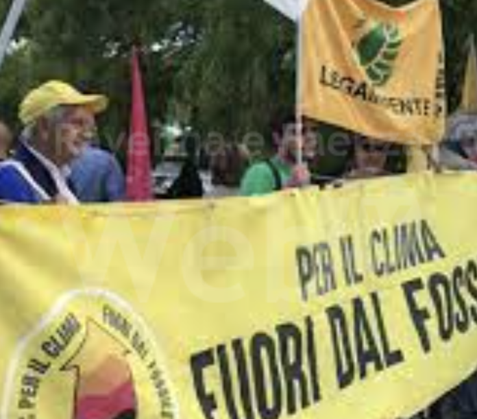 fuori dal fossile legambiente