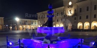 Cervia: si illumina di viola la fontana di piazza Garibaldi, per la Giornata Nazionale di sensibilizzazione sul tumore al seno matastatico
