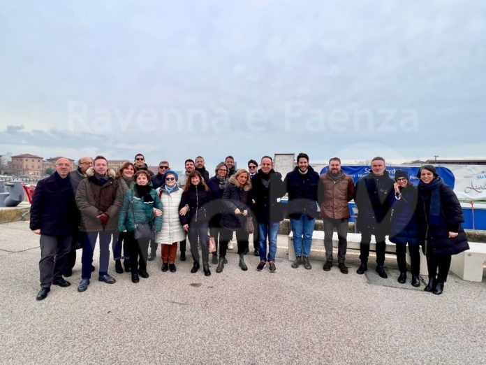 22-11-28 visita al porto consiglio e giunta2