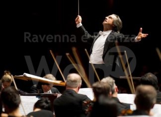 Torna Le vie dell’Amicizia: Riccardo Muti dirige musicisti italiani e giordani a Ravenna e nei teatri romani di Jerash e Pompei