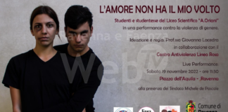 “Uomini in scarpe rosse contro la violenza sulle donne”, un corteo in centro storico