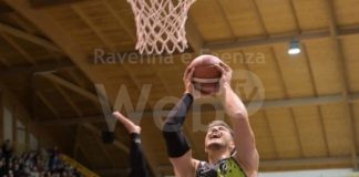 Basket: I Blacks battono Matelica e volano in vetta alla classifica