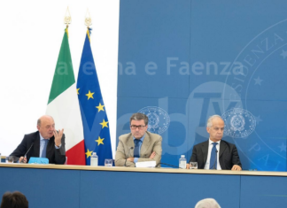 Il Ministro: “Trivellazioni indispensabili. Tempi rapidi per l’eolico ravennate. Nucleare è energia rinnovabile”