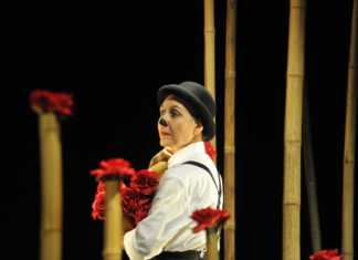 “Abbracci” al Teatro Goldoni di Bagnacavallo, il nuovo appuntamento con la rassegna Favole