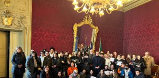 Bomboniere in ceramica per l’associazione “Insieme a Te” dagli studenti del Torricelli-Ballardini