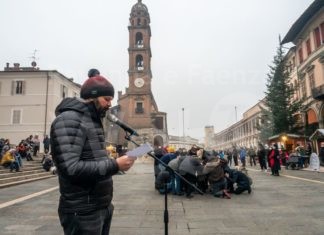 Finire l’anno in piazza a Faenza con il Teatro Due Mondi, pensando al futuro