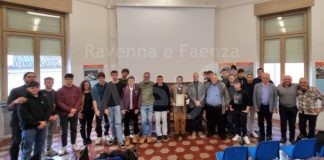 Una pergamena di ringraziamento per l’albero di Natale a pedali