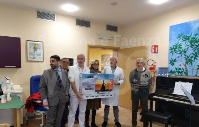foto donazione lugo hospice