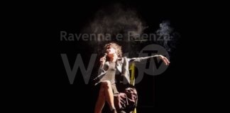 Ravenna Teatro : A.L.D.S.T. Al limite dello sputtanamento totale: in scena il disagio di un’epoca complessa