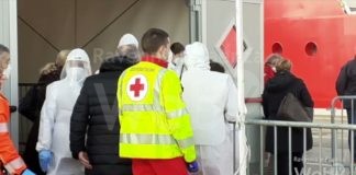 Iniziati i primi sbarchi dalla Ocean Viking