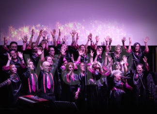 Sabato al Teatro Socjale il concerto natalizio benefico del To Be Choir