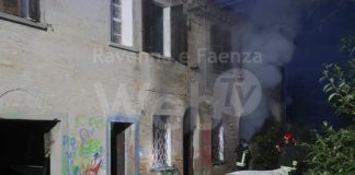 Incendio in una casa abbandonata a Borgo Montone