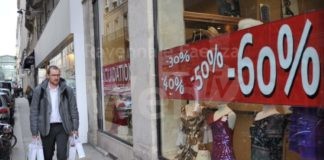 Saldi, Confesercenti: un buon avvio per le imprese, ma è disponibile ancora un ampio assortimento di articoli