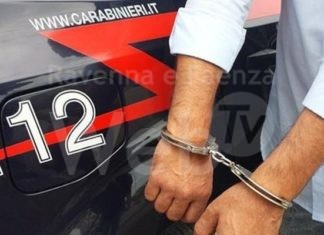 Picchia l’ex compagna e aggredisce i carabinieri. Arrestato 36enne