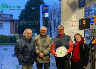 Confesercenti premia le aziende associate da 50 anni: consegnati i premi nella Romagna Faentina