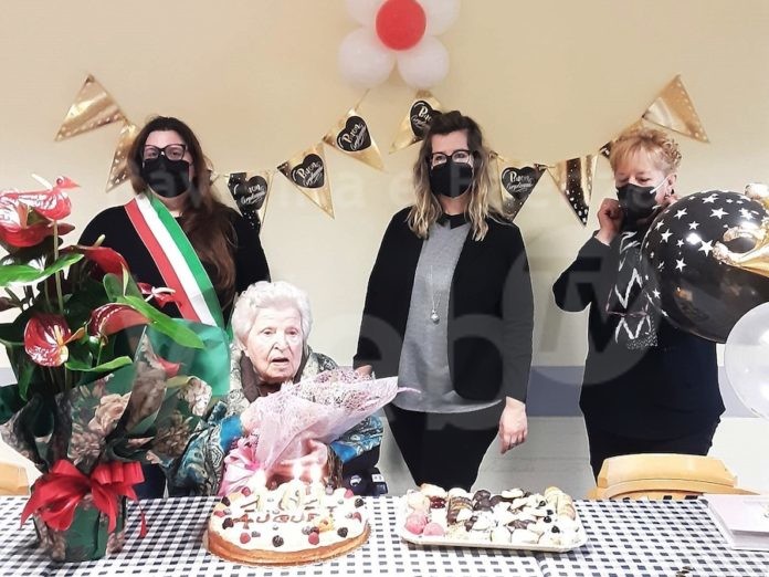 Festa dei 101 anni per Fernanda Pezzi, Fusignano, 18 gennaio 2023 (9)