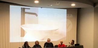 Il liceo artistico presenta il lavabo “Eclissi”, realizzato con il designer Antonio Bullo