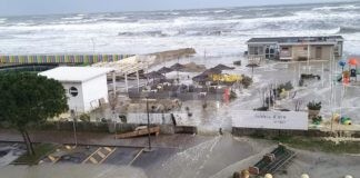 Ravenna in Comune: Scopare il mare non evita le mareggiate