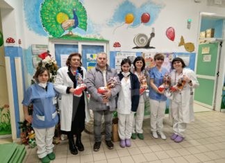 Calze e dolci della Befana ai piccoli degenti della Pediatria dell’ospedale di Ravenna