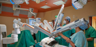 Chirurgia ginecologica con il robot: interventi mininvasivi per fibromi, cisti ovariche ed endometrios al San Pier Damiano Hospital