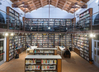 Una targa in memoria del professore russiano Vincenzo Patuelli