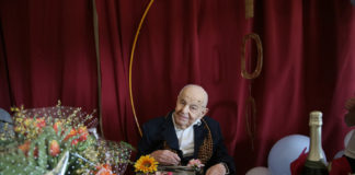 Festeggiati a Voltana i cento anni di Vincenzo Barberini, scrittore, poeta e commediografo